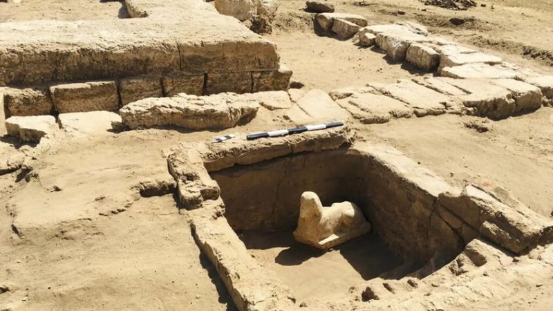 زاهي حواس يرد على وسيم السيسي: لا يوجد وادي ملوك ثان وبردية الفاتيكان اخترعها ساحر مصري