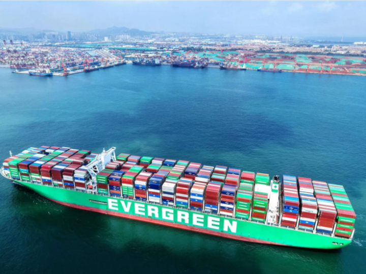 WSJ:  قوات أمريكية داهمت سفينة في طريقها من الصين إلى إيران