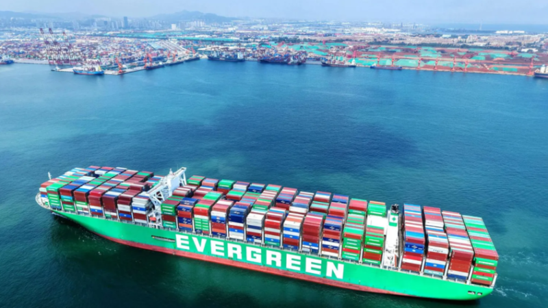 WSJ:  قوات أمريكية داهمت سفينة في طريقها من الصين إلى إيران