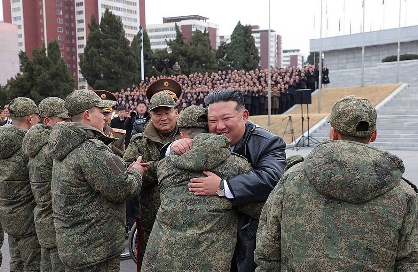 كيم يشيد بجنوده العائدين من كورسك الروسية بعد إزالة الألغام ويكشف عن خسائر في صفوفهم