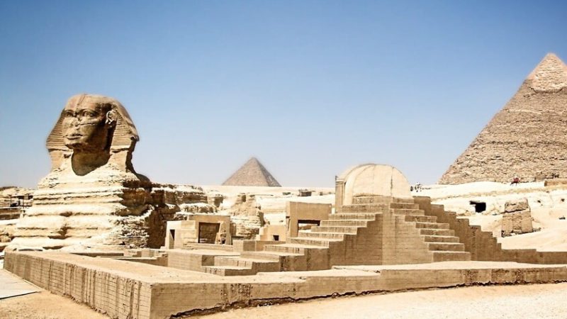 هل بناها الفضائيون؟.. رد حاسم على جدل بناء الأهرامات في مصر