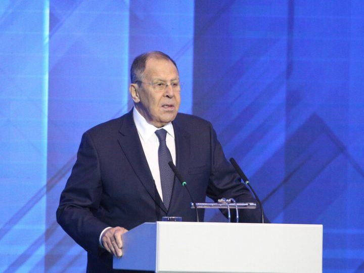 لافروف: روسيا تلاحظ توجهات خطيرة في زيادة القدرات العسكرية في البلقان