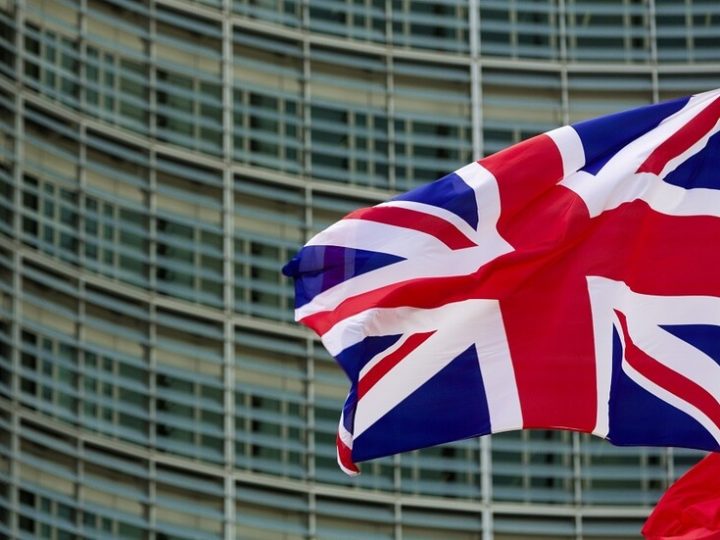 ملك بريطانيا يصف إطلاق النار في سيدني هجوما إرهابيا مروعا معاديا للسامية