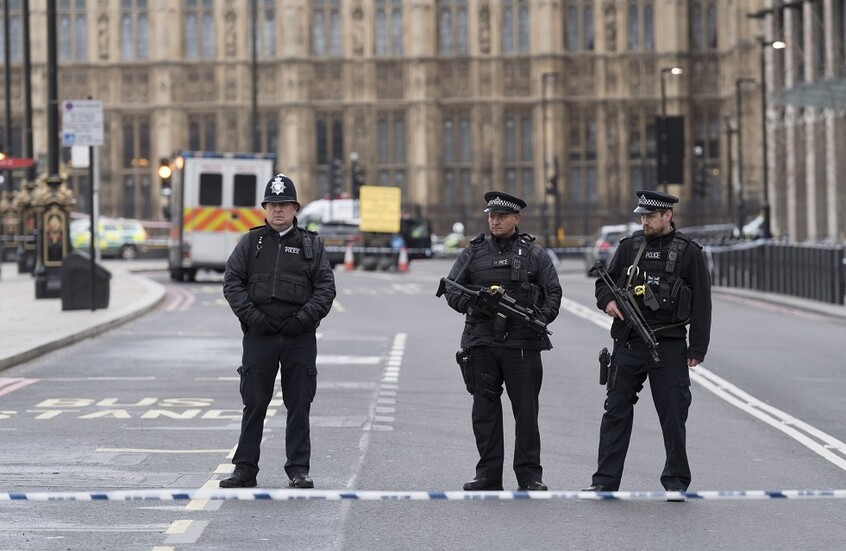 الشرطة البريطانية تعزز وجودها الأمني ​​حول المعابد اليهودية بعد إطلاق النار في سيدني