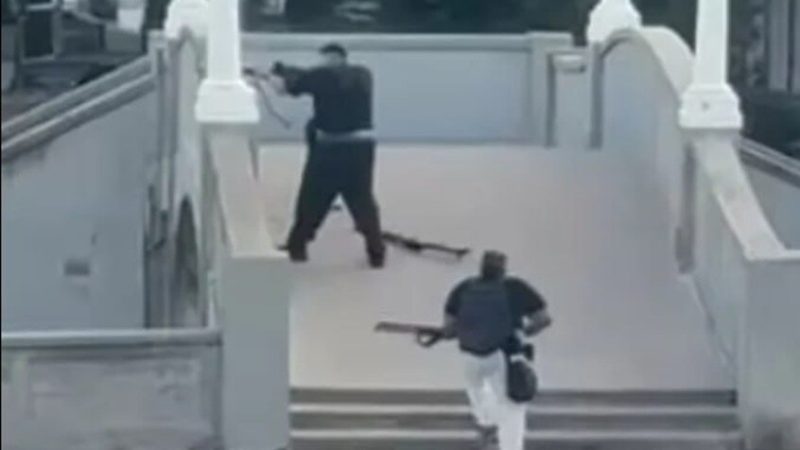 الشرطة الأسترالية: منفذا هجوم سيدني هما والد وابنه (صور + فيديو)