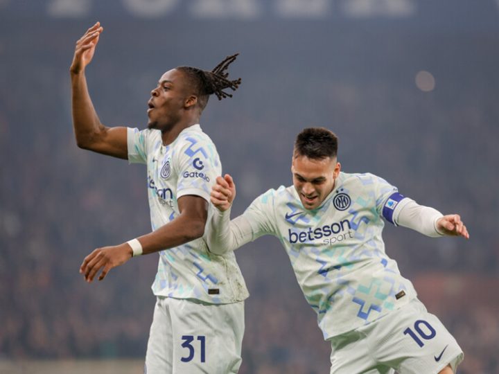 إنتر يستغل تعثر ميلان ونابولي ويقفز إلى صدارة  الدوري الإيطالي