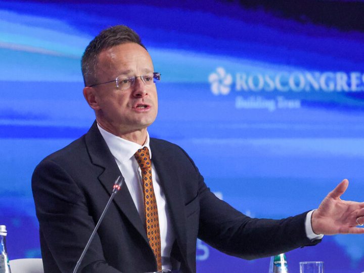 وزير خارجية هنغاريا يرد على سخرية نظيريه البولندي والأوكراني تجاه أوربان