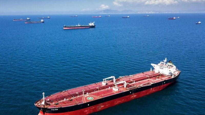 الاتحاد الأوروبي يدرج 40 سفينة في حزمة عقوبات جديدة ضد روسيا