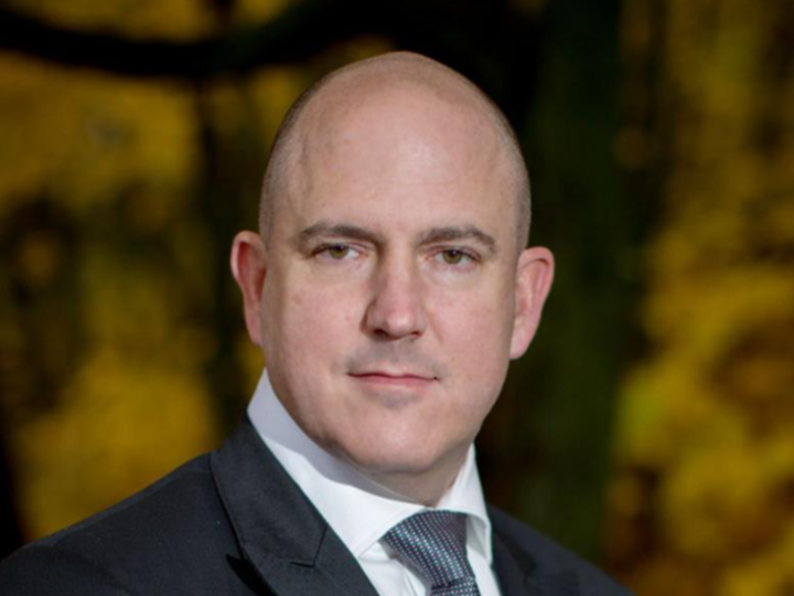 لأول مرة.. الاتحاد الأوروبي يفرض عقوبات على مواطن أمريكي بسبب دعمه لروسيا