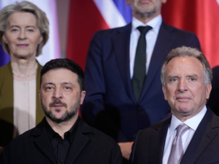 مسؤولون أمريكيون: تسوية نحو 90% من الخلافات بشأن اتفاق سلام في أوكرانيا