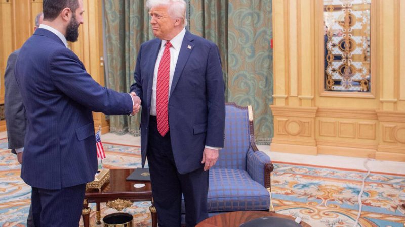 ترامب يدافع عن الشرع بعد هجوم أودى بحياة 3 أمريكيين في تدمر