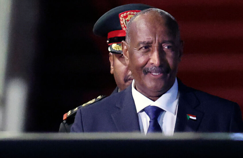 “ابن الأكرمين”.. البرهان ينشر صورة مع ولي العهد السعودي خلال زيارته للمملكة