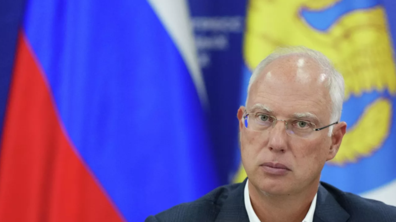 دميترييف يشير إلى أهداف خفية للغرب والناتو وراء الترويج لمعاداة روسيا