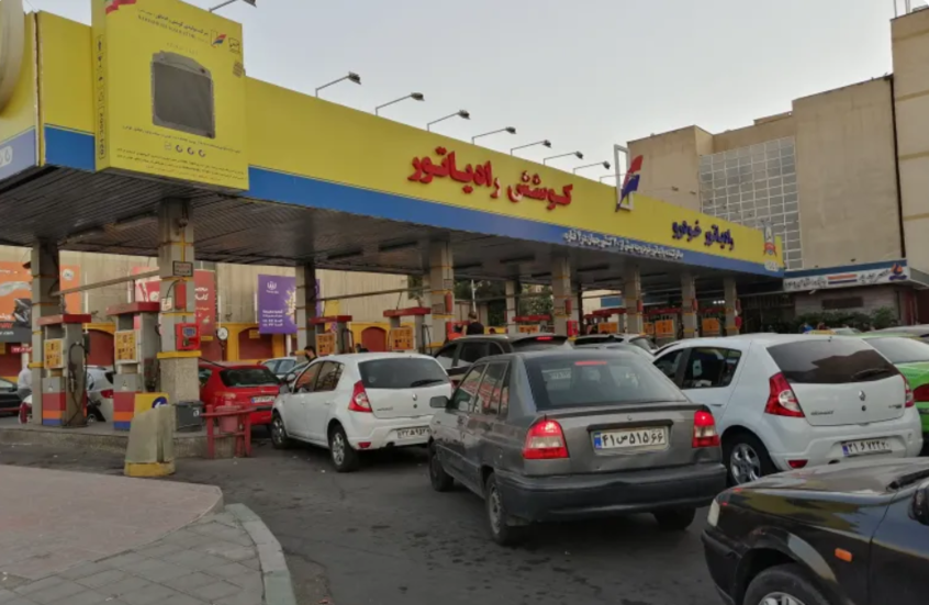 السلطات الإيرانية تضبط مستودعات وقود مهرب في طهران