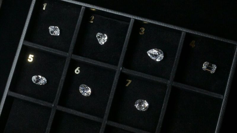 عملاق الألماس الروسي ALROSA  يحدد موعدا تقريبيا لنفاد الألماس في العالم