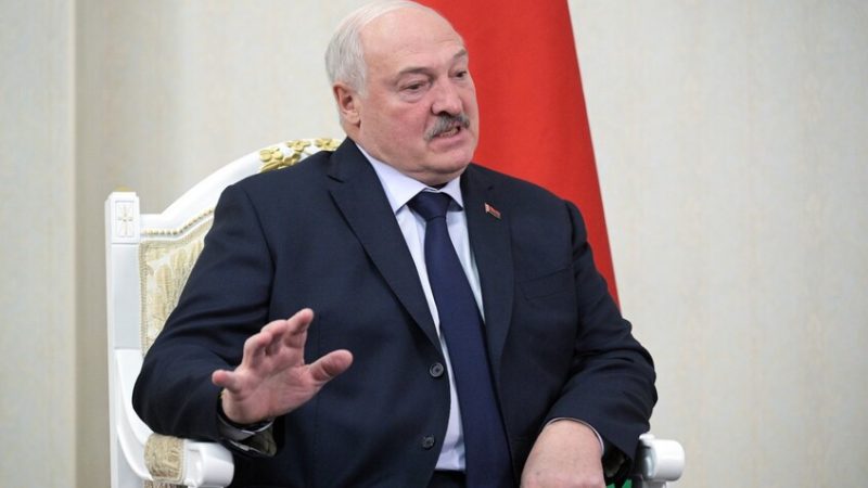 لوكاشينكو: استمرار الحرب في أوكرانيا قد يؤدي إلى إنهاء وجودها