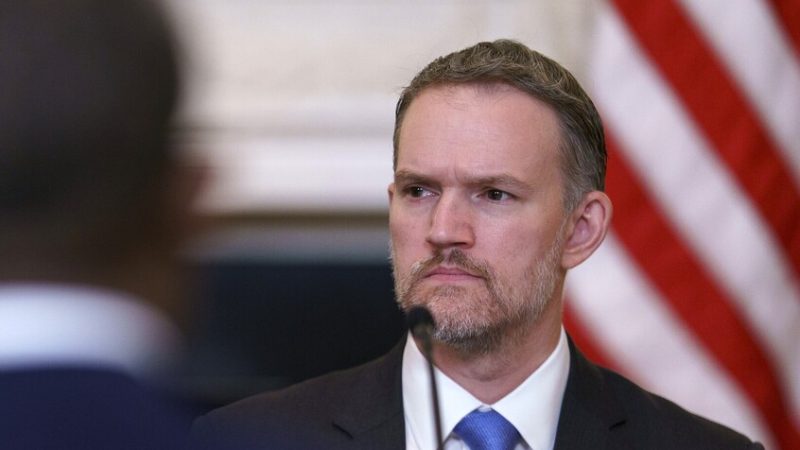 واشنطن تتوعد الاتحاد الأوروبي بالرد إذا استمر في فرض قيود على الشركات الأمريكية