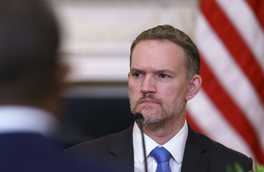 واشنطن تتوعد الاتحاد الأوروبي بالرد إذا استمر في فرض قيود على الشركات الأمريكية