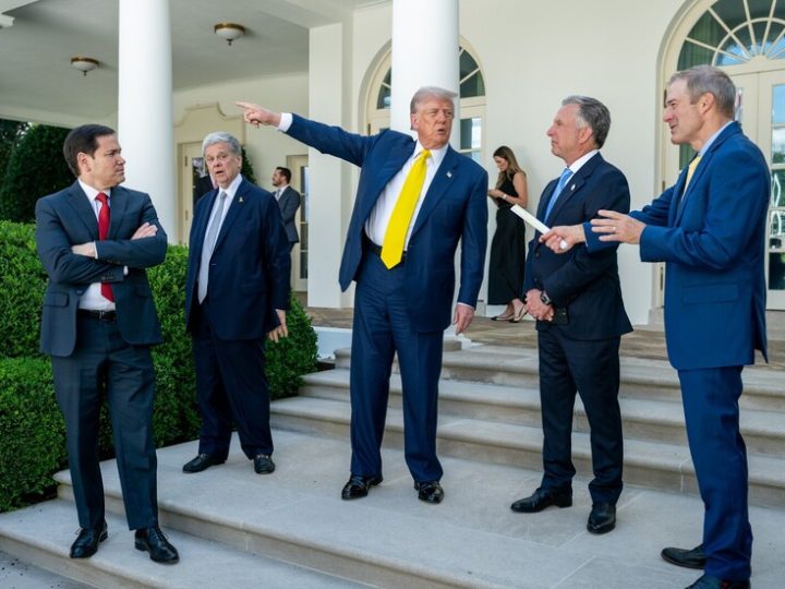 ترامب يشيد بويتكوف: الرجل المناسب للتسوية الأوكرانية