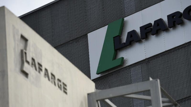 القضاء الفرنسي يطالب بغرامة تاريخية على “لافارج” بتهمة تمويل الإرهاب بسوريا