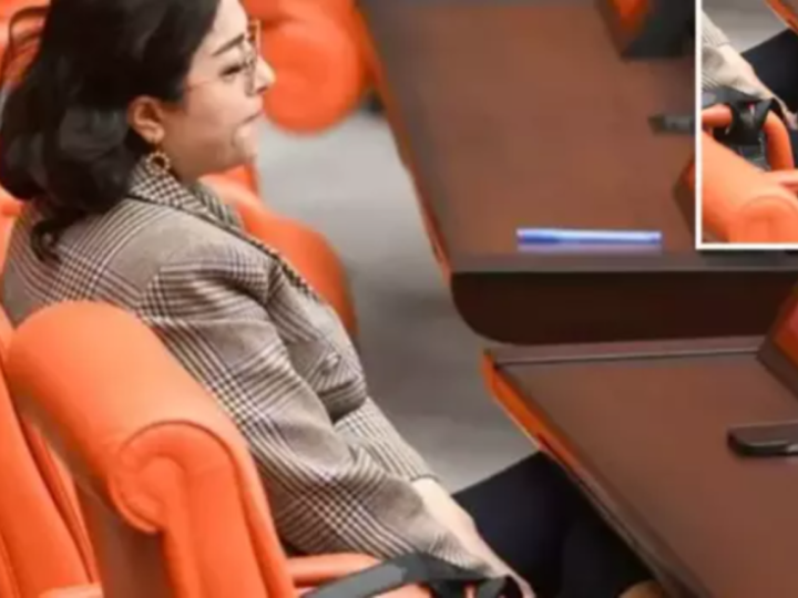 تركيا.. اتهامات لنائبة عن حزب كردي بـ”عدم احترام مجلس الأمة الكبير” (صور)