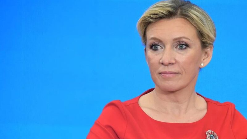 زاخاروفا تعلق على تحذير لوكاشينكو لكييف من “إيقاظ الدب” الروسي