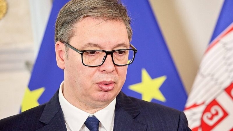 إلى جانب مَن تقف صربيا في النزاع بين روسيا وأوروبا؟