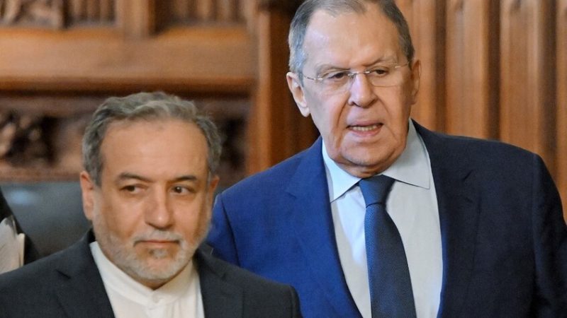 لافروف لعراقجي: لم يصل الأمر حد كرم الضيافة بعد