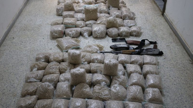 سوريا.. ضبط أكثر من مليون حبة “كبتاغون” والقبض على المروج (صور)