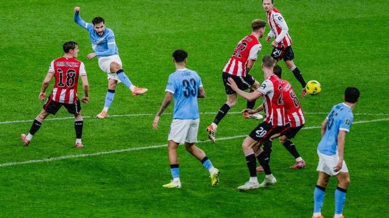 شاهد.. هدف “صاروخي” في المقص