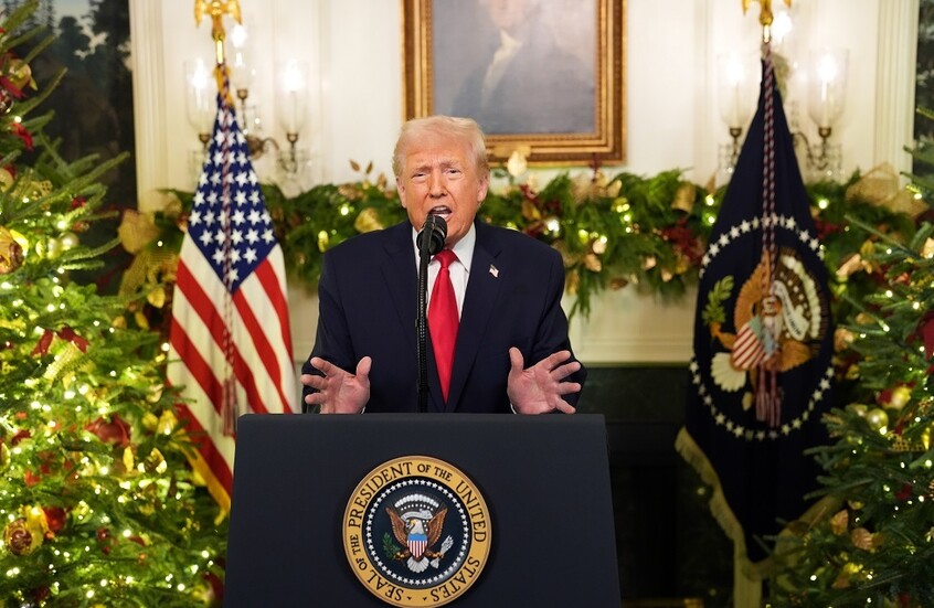 ترامب: الولايات المتحدة تشهد أول “هجرة عكسية” منذ نصف قرن