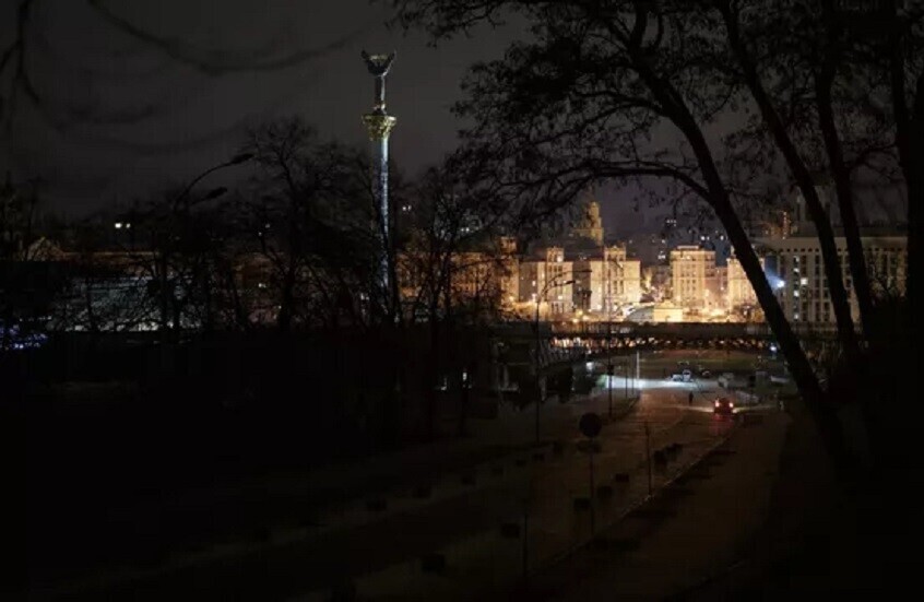 وسائل إعلام: ضربات روسية مكثفة على أهداف في أوكرانيا (فيديو)