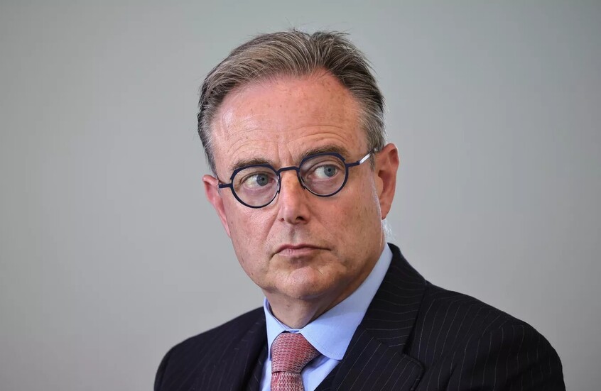 “اقفزوا معي بمظلة واحدة!”.. رئيس وزراء بلجيكا يحذردعاة التصرف بالأصول الروسية