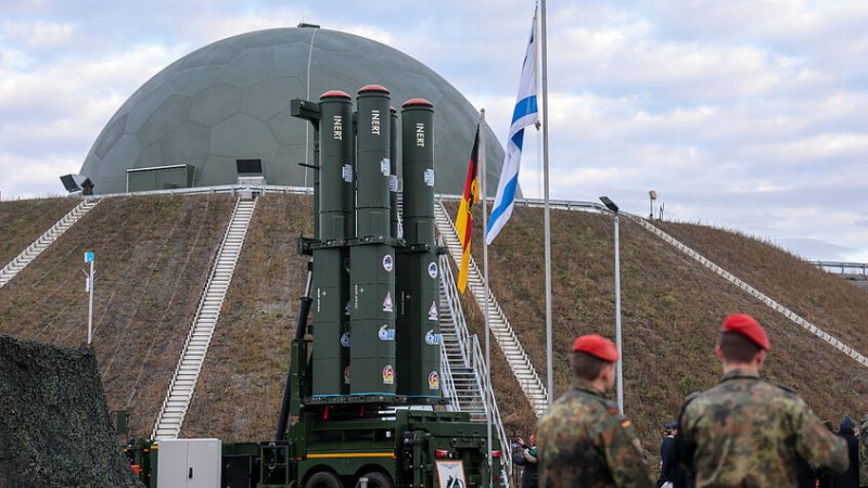 إسرائيل وألمانيا توقعان عقدا بقيمة 3.1 مليار دولار لتوسيع منظومة “آرو” للدفاع الجوي