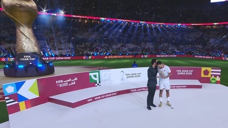 تتويج بطعم العلقم.. الأردني علي علوان يفوز بجائزة هداف كأس العرب 2025 (فيديو)