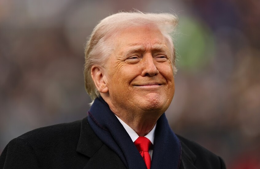 ترامب يوقع أمرا تنفيذيا باعتبار الماريجوانا مخدرا قليل الخطورة