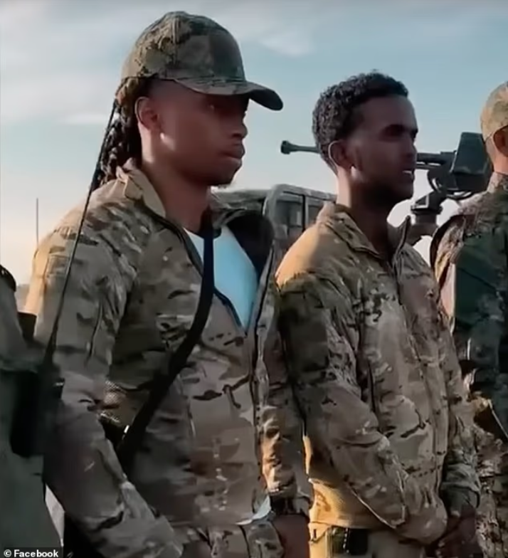 مغنيا راب بريطانيان يظهران مسلحين مع قوات في الصومال وسط صراع عشائري! (فيديو)