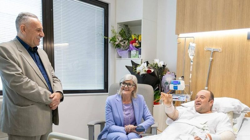 حملة تشهير واسعة تطال أحمد الأحمد بعد إنقاذه يهودا خلال هجوم بوندي