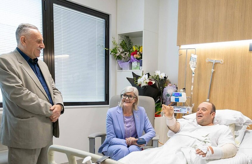 حملة تشهير واسعة تطال أحمد الأحمد بعد إنقاذه يهودا خلال هجوم بوندي