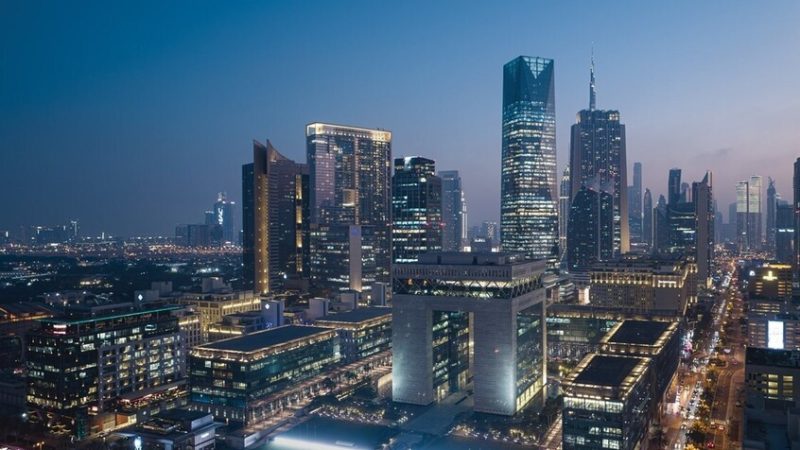 الإمارات تشهد أمطارا غزيرة (فيديو)