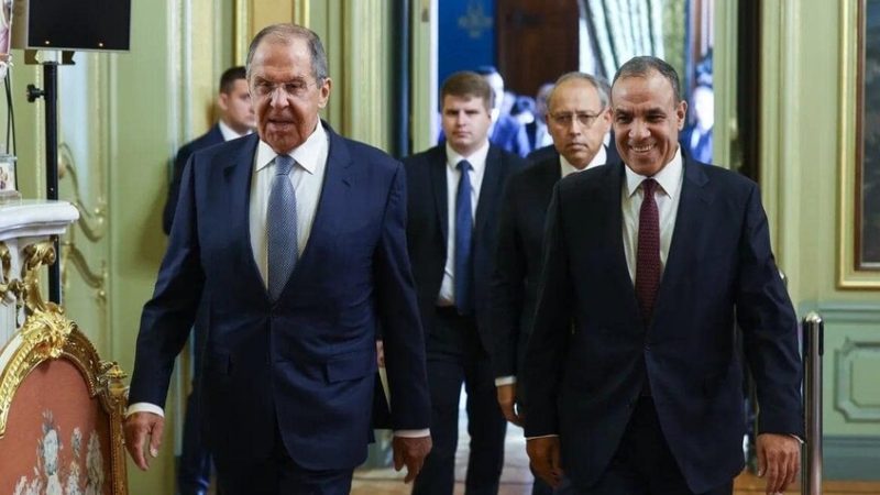 لافروف الاستعداد لتوسيع حركة الطيران بين مصر وروسيا