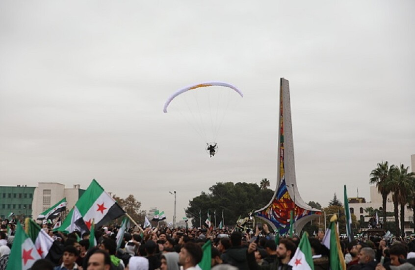 المملكة المتحدة تفرض عقوبات على أفراد وتنظيمات متورطة في انتهاكات ضد المدنيين في سوريا