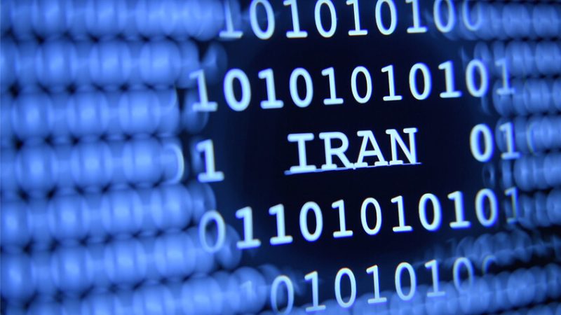 رئيس وزراء إسرائيل الأسبق يعلق على اختراق هاتفه من قراصنة إيرانيين