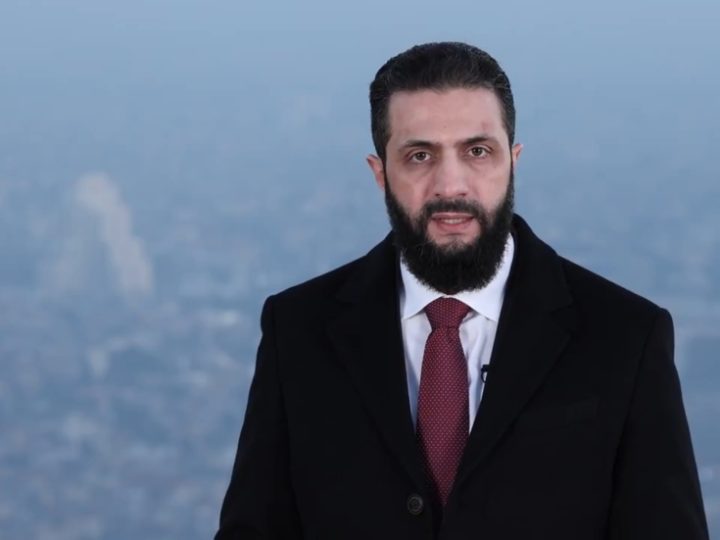 الشرع يهنئ الشعب السوري برفع كامل العقوبات عن البلاد (فيديو)