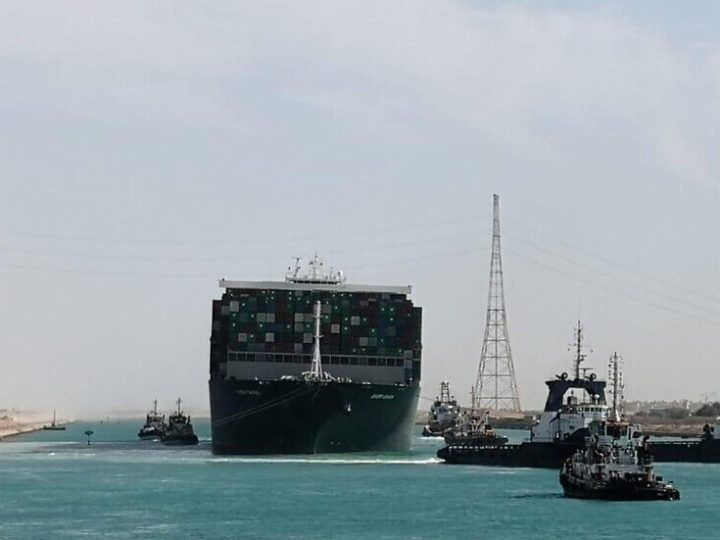 قناة السويس على موعد مع حدث يحصل لأول مرة منذ عامين بعد توقف حرب غزة