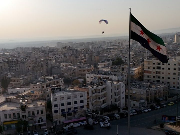 القاضي الشرعي الأول بدمشق يعلق على شائعات “إلغاء وصاية الأم” في البلاد