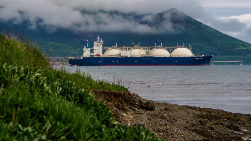 صادرات الغاز الروسي المسال إلى الصين تسجل أعلى مستوى في 3 سنوات