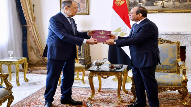 لافروف يلتقي السيسي في القاهرة