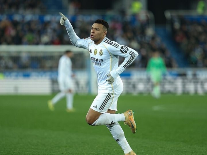 بعد إلزامه بدفع 61 مليون دولار.. باريس سان جيرمان يوجه رسالة لمبابي