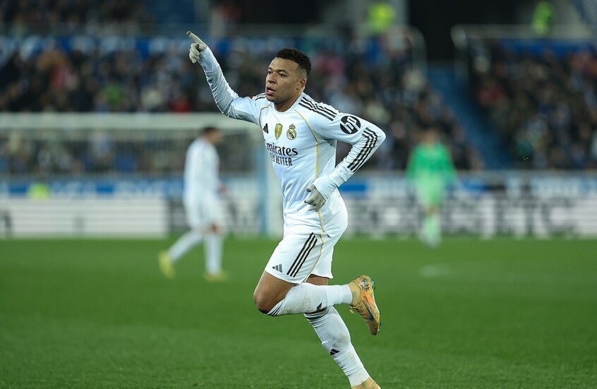 بعد إلزامه بدفع 61 مليون دولار.. باريس سان جيرمان يوجه رسالة لمبابي